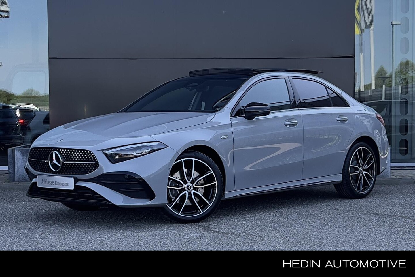 Mercedes-Benz A-klasse - A 250e Limousine Automaat Business Solution AMG | MANUFAKTUR | AMG Line Plus Pakket - AutoWereld.nl