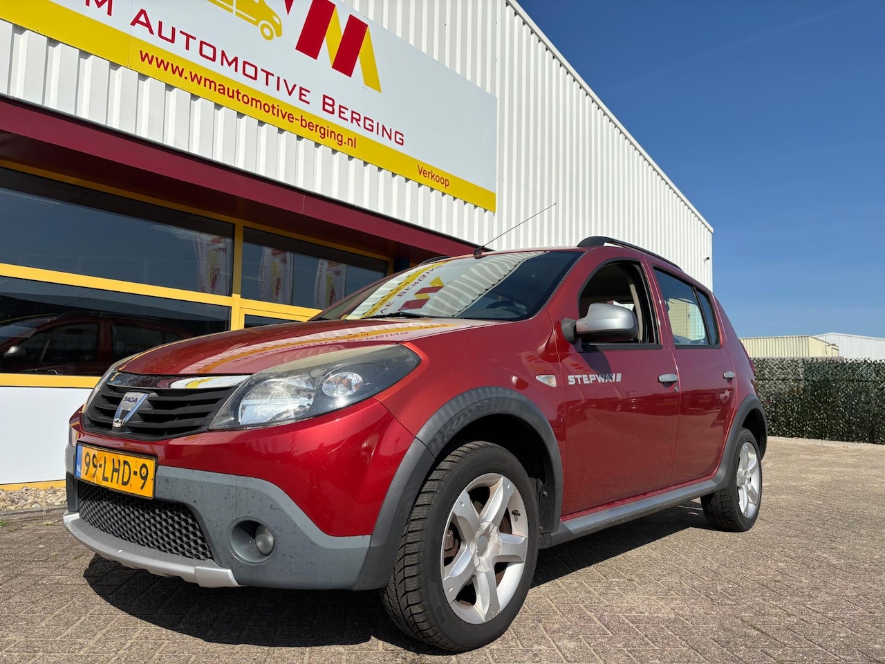 Dacia Sandero Stepway - 1.6 AIRCO APK T/M 20-4-26 - AutoWereld.nl