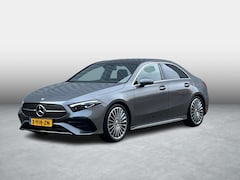 Mercedes-Benz A-klasse - 200 AMG Line | Panoramadak | Burmester Surround Sound | Distronic Afstandsassistent | 360°