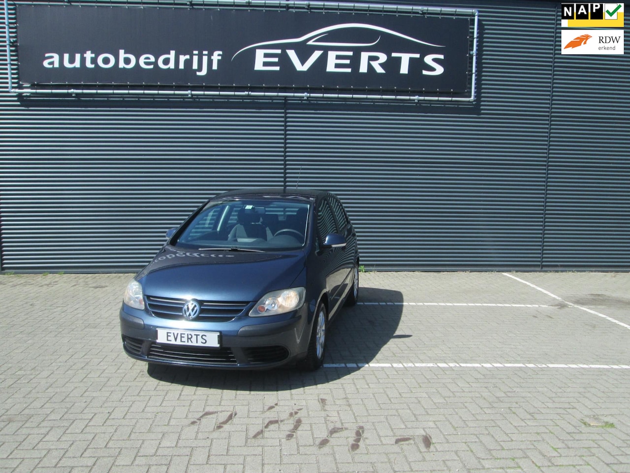 Volkswagen Golf Plus - 1.6 FSI Comfortline dealer onderhouden met boekjes rijd perfect scherpe meeneem prijs zoal - AutoWereld.nl