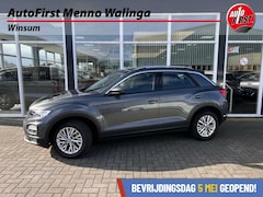 Volkswagen T-Roc - 1.0 TSI Style | Adaptive Cruise Control | Climate Control | Navi | PDC | Trekhaak | Apple