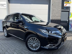 Mitsubishi Outlander - 2.4 PHEV Intense+ [Open dak|Trekhaak|Stuur/Stoel VW|Carplay|Dealer OH]