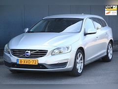 Volvo V60 - 1.6 D2 Momentum Navigatie/Parkeersensor v, a/Stoelverwarming/Winterset