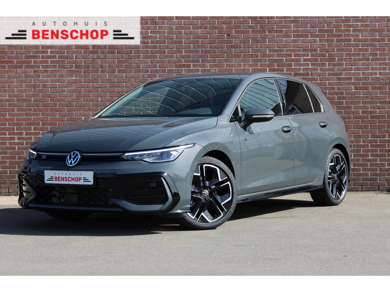 Volkswagen Golf - 1.5 eTSI R-line 150PK DSG |IQ.LIGHT|DCC|APP.CONNECT|CAMERA|18'' VELGEN| - AutoWereld.nl