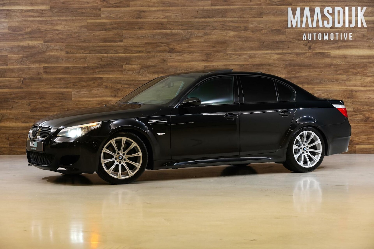 BMW M5 - |NAP|Actieve Stoelen|Pano|HUD|Onderhoud compleet| - AutoWereld.nl