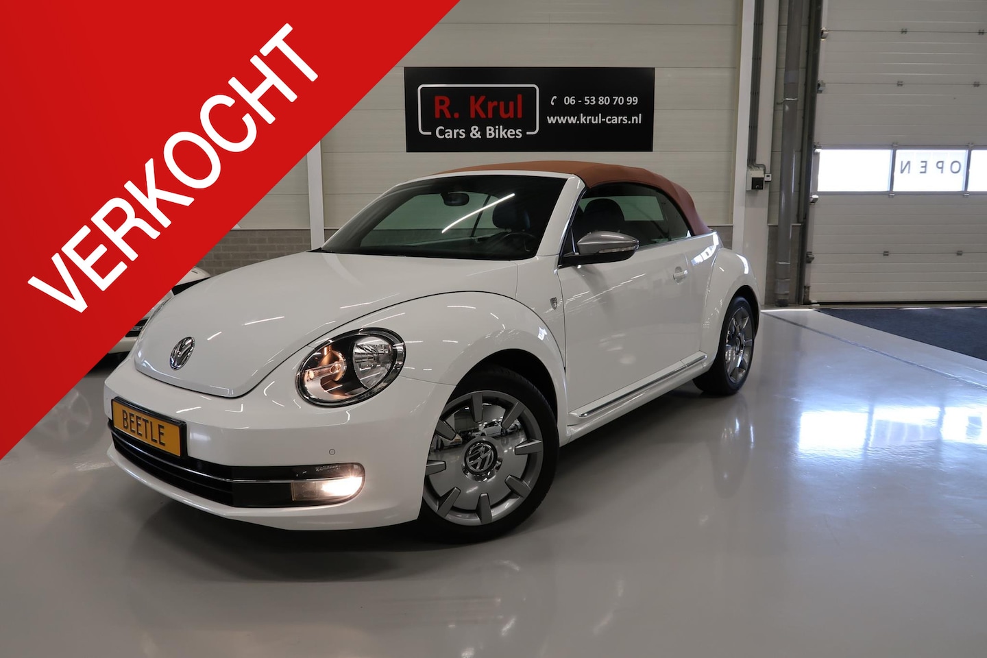 Volkswagen Beetle Cabriolet - 1.2 TSI Karmann Airco Leer/alcantara Navigatie 18 inch Disc velgen 1e Eigenaar Boekjes aan - AutoWereld.nl