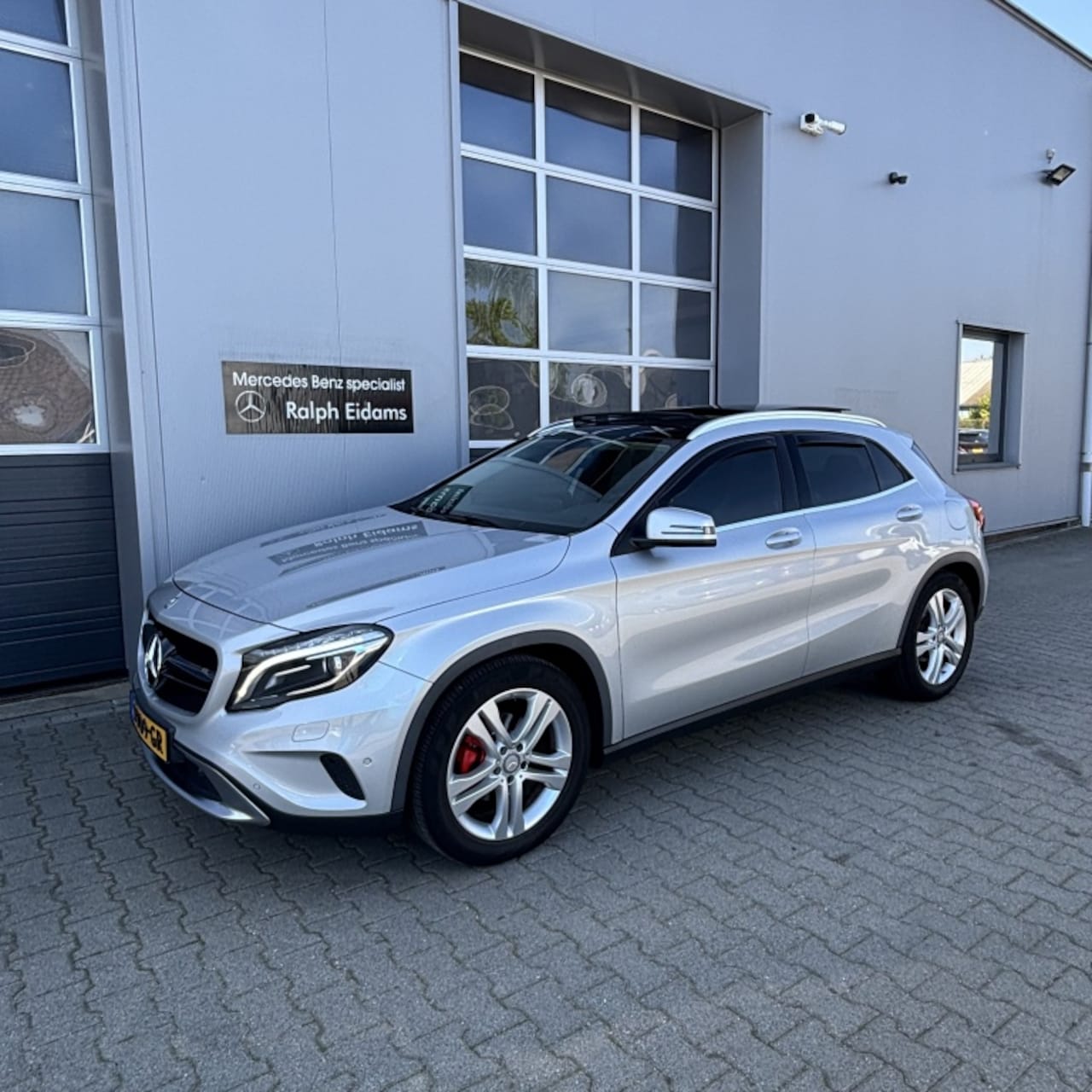 Mercedes-Benz GLA-Klasse - 200 Prestige *pano, camera* - AutoWereld.nl