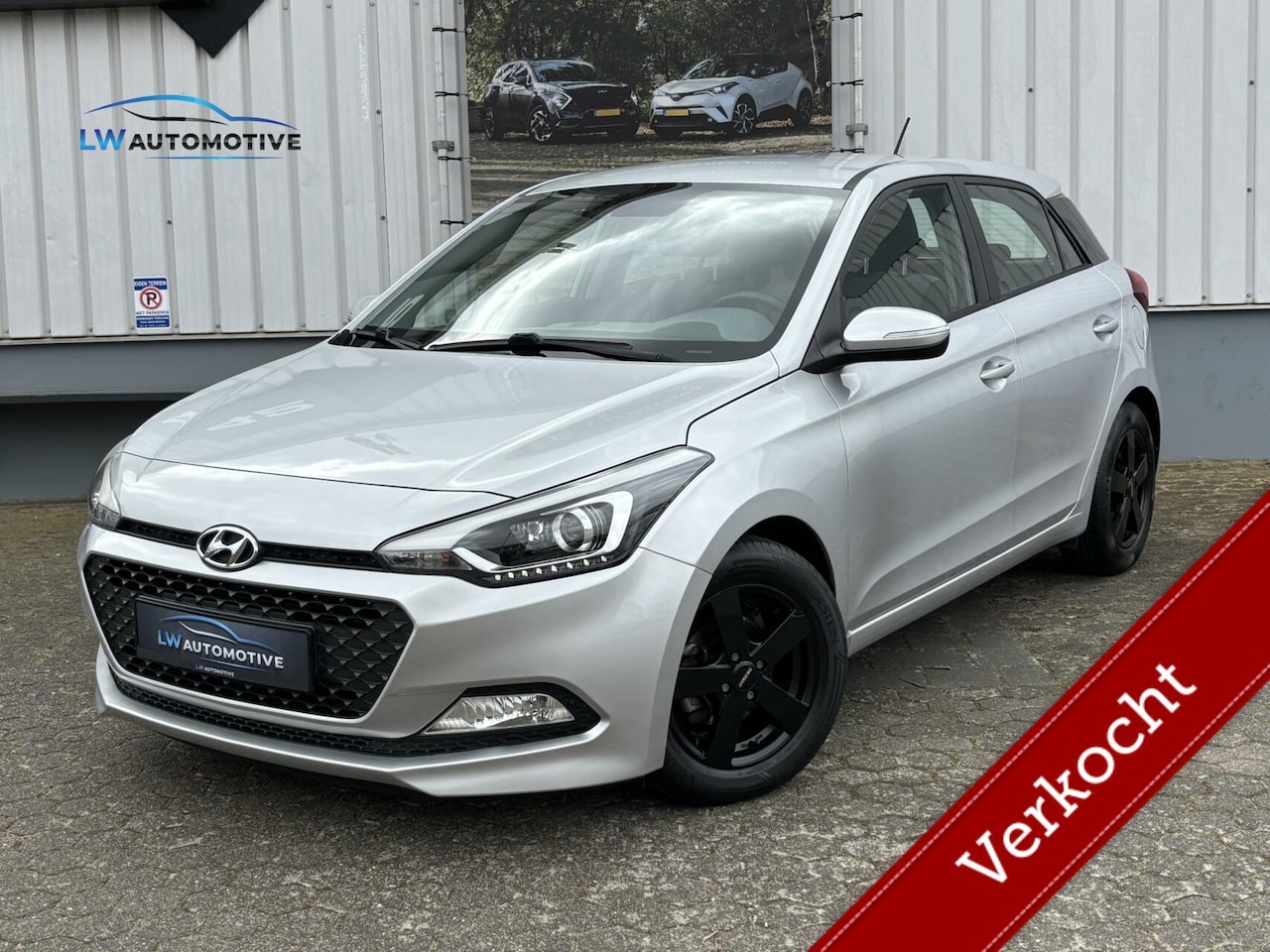 Hyundai i20 - 1.2 HP i-Motion Comfort | Cruise Control | Lichtmetalen velgen - AutoWereld.nl