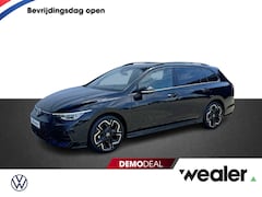 Volkswagen Golf Variant - R-Line-Edition 1.5 eTSI 85 kW / 116 pk Variant 7 v ersn. DSG | LED Matrix | Assistance Plu