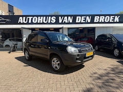 Hyundai Tucson - 2.0i 4WD Ac Climate Cruise Ctr Trekh Dakrails Nw Apk