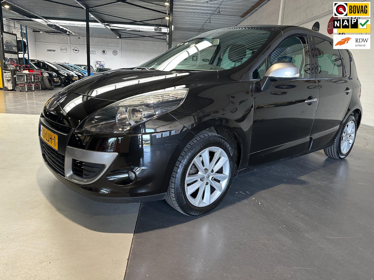 Renault Scénic - 1.6 Celsium/Navi/Trekhaak/Dealer onderhouden/Apk nw - AutoWereld.nl