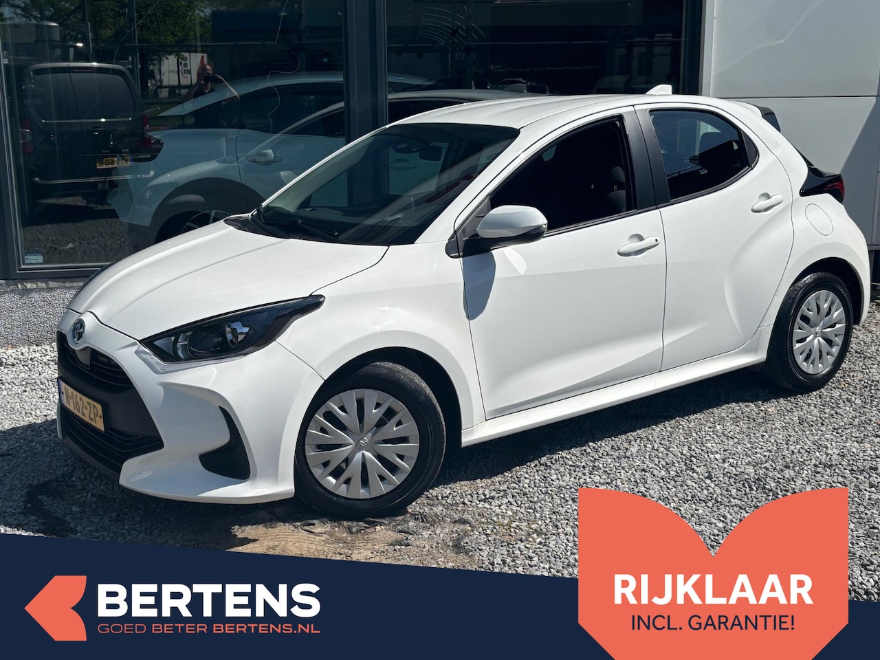 Toyota Yaris - 1.5 Hybrid Active | Rijklaar geleverd incl 12 maanden BOVAG Garantie! | - AutoWereld.nl