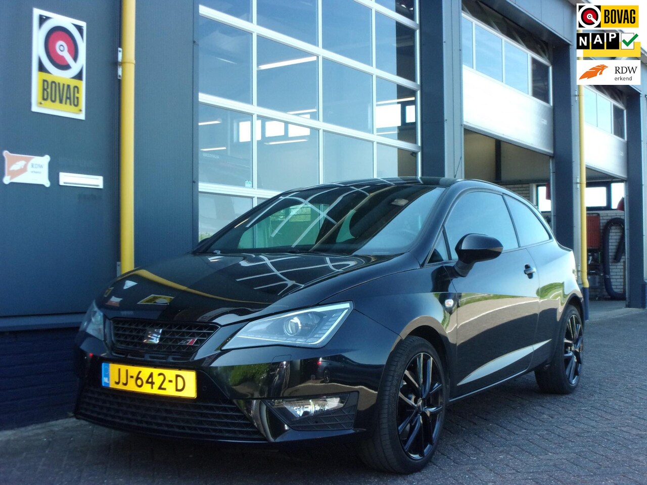 Seat Ibiza SC - 1.8 TSI Cupra 190 pk NAV TEL ECC XENON PDC V+A SPORTSTOELEN LEER/ALCANTARA LMV ZWART - AutoWereld.nl