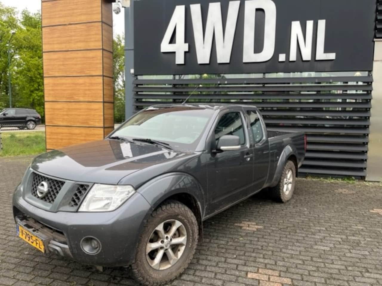 Nissan Navara - NISSAN 2.5 TD 4X4 EXTENDET CAB / AIRCO/ HOGE LAGE GEARING / EXPORT PRICE € 9.900 EXCL BTW/ - AutoWereld.nl
