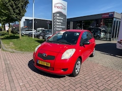 Toyota Yaris - 1.0 VVTi Spirit