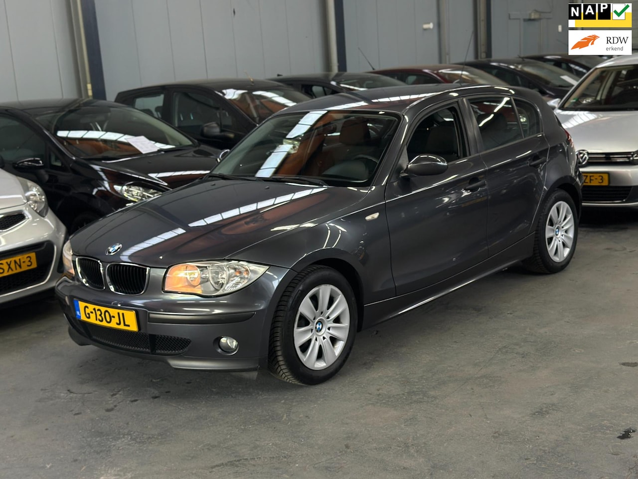 BMW 1-serie - 118i Nieuwe APK en Kettingset - AutoWereld.nl