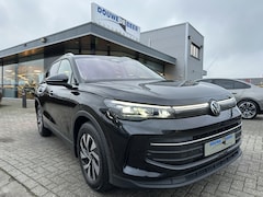 Volkswagen Tiguan - 1.5 eTSI Life Edition Trekhaak | IQ. Light | Stoelverw. | Sfeerverlichting. | standkachel