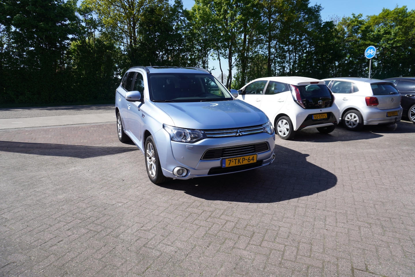 Mitsubishi Outlander - 2.0 PHEV Instyle+ STOELVERWARMING OPEN DAK CLIMA NAVI CAMERA - AutoWereld.nl