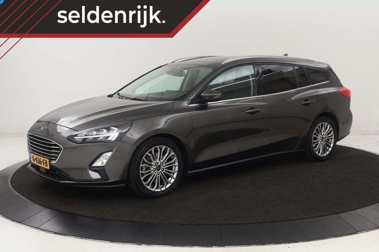 Ford Focus - 1.5 EcoBoost Titanium | Stoel & stuurverwarming | Trekhaak | Carplay | Full LED | Camera | - AutoWereld.nl