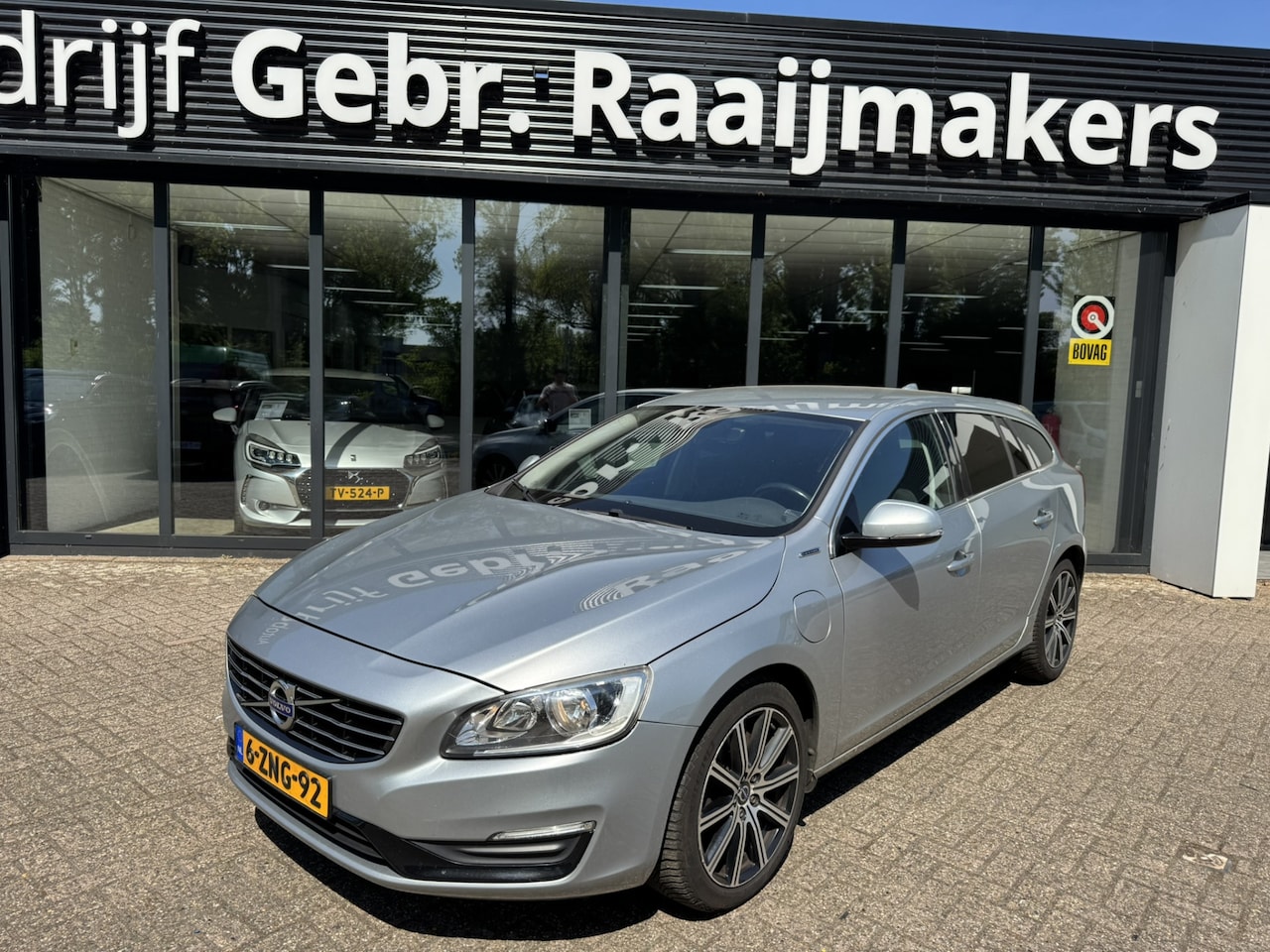 Volvo V60 - 2.4 D6 AWD Plug-In Hybrid Momentum *Navi*ECC* - AutoWereld.nl