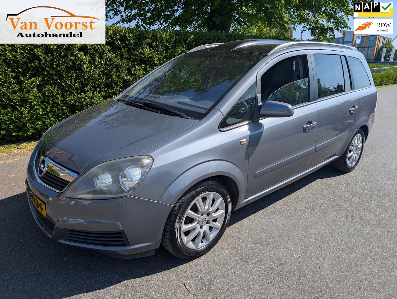 Opel Zafira - 1.8 Executive 7 persoons panoramadak - AutoWereld.nl