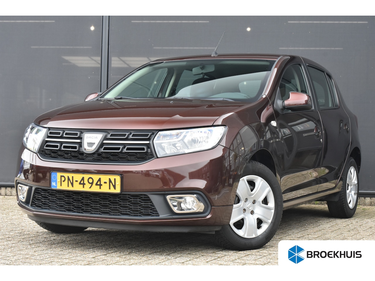 Dacia Sandero - Dacia 0.9 TCe Laureate Automaat | Navigatie | Parkeersensoren | Airco | Cruise Control | R - AutoWereld.nl