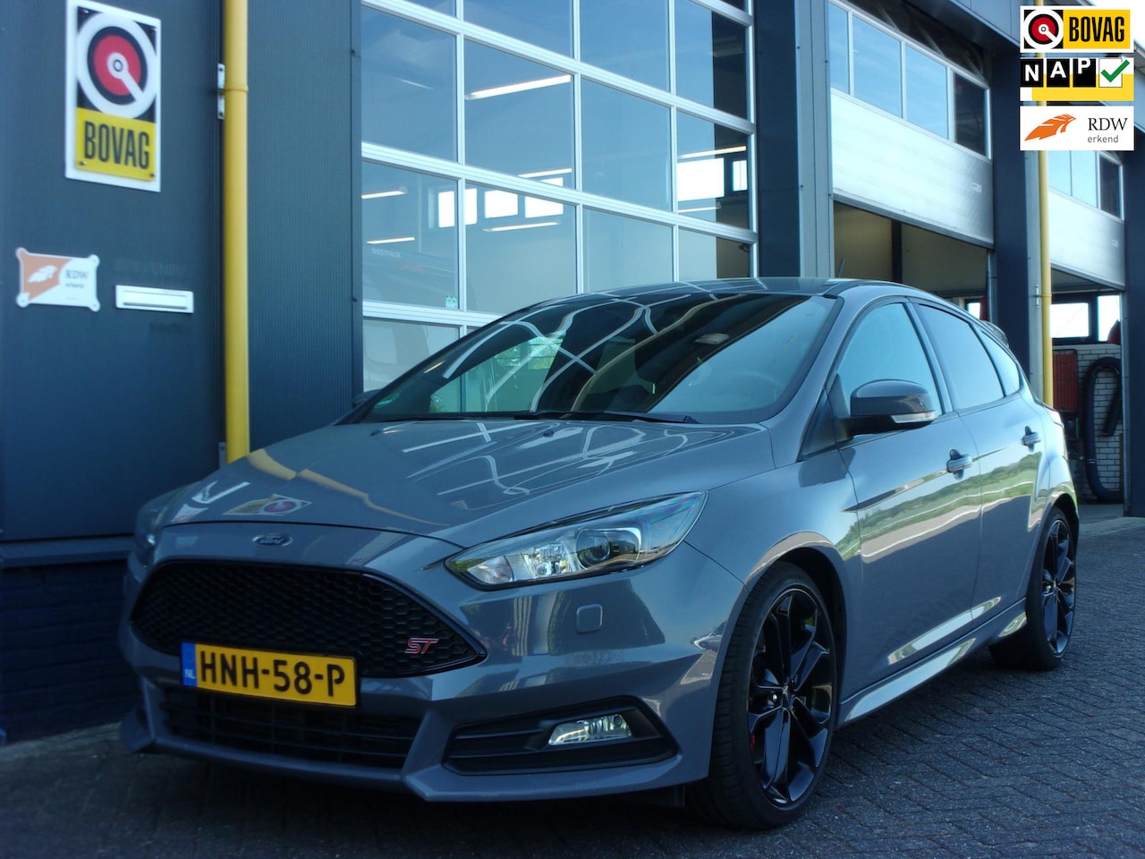 Ford Focus - 2.0/251 pk ST - AutoWereld.nl