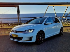 Volkswagen Golf - 2.0 TSI GTI DSG / PANO / ACC / MILLTEK / LED