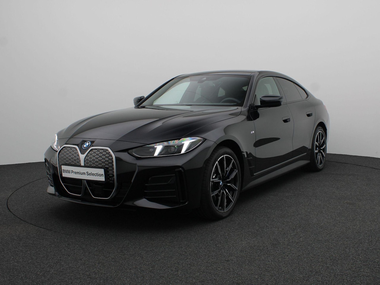 BMW i4 - eDrive35 M Sportpakket | Comfort Pack | Active Cruise Control | Widescreen Display | 	Elek - AutoWereld.nl