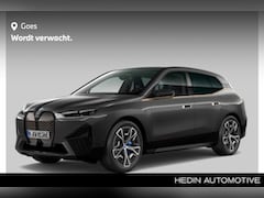 BMW iX - xDrive40 High Executive 77 kWh | Harman Kardon | Elektrisch verwarmde voorstoelen | Stuurw