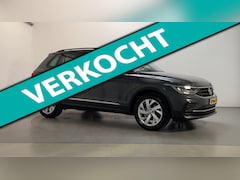 Volkswagen Tiguan - 1.5 TSI 150pk Life Business Navigatie Stoelverwarming Climate Control