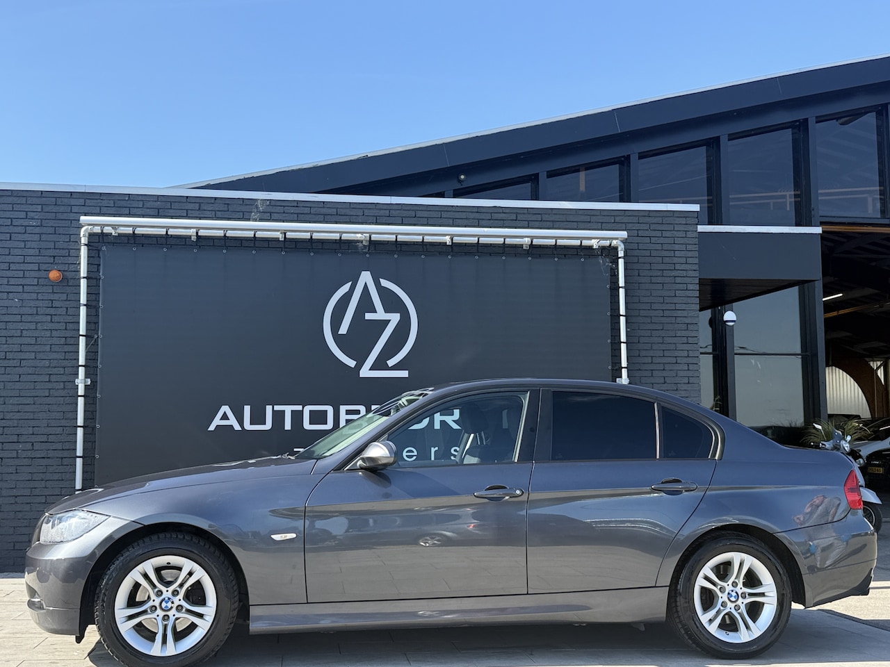 BMW 3-serie - 318i Grootscherm *Navi* Ketting vervangen * - AutoWereld.nl