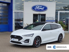 Ford Focus Wagon - 1.0 EcoB 155PK Automaat ST Line | Panoramadak | 19 Inch | Camera