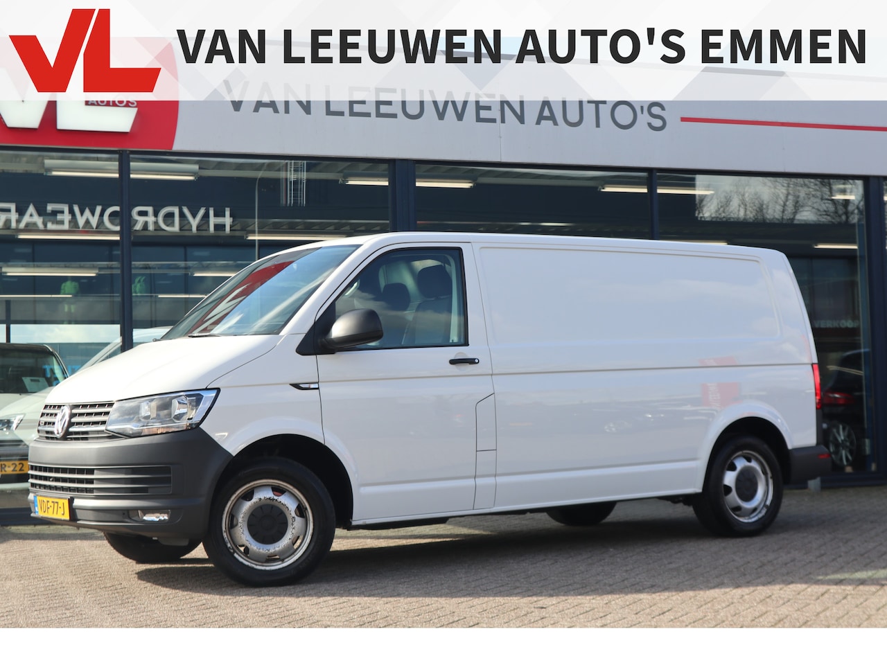 Volkswagen Transporter - 2.0 TDI L2H1 Comfortline | Navigatie | 200 PK | Automaat | APK 25-10-2025 | - AutoWereld.nl