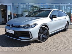 Volkswagen Passat Variant - 1.5 eTSI 150PK DSG-7 R-Line | PANORAMADAK | SPORTSTOELEN