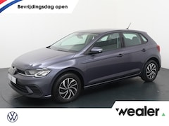 Volkswagen Polo - 1.0 TSI Life | 95 PK | Automaat | Navigatiesysteem | Parkeersensoren voor en achter |