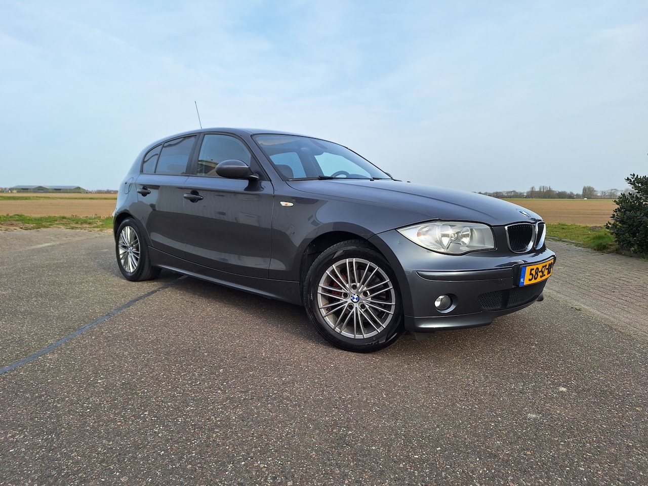 BMW 1-serie - 120i Graphite Onderhouden BMW 120i - mooie uitvoering! nw. ketti - AutoWereld.nl