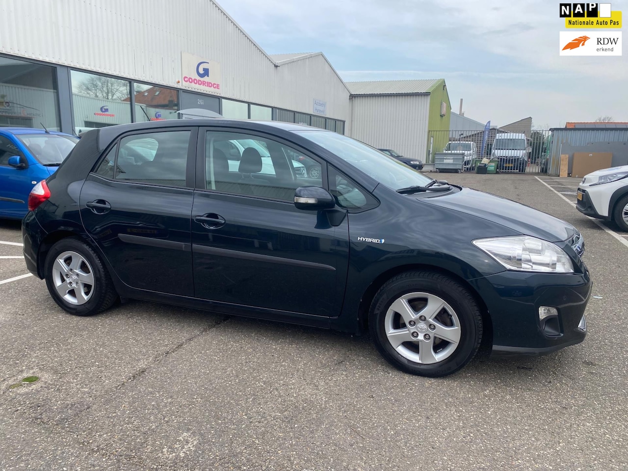 Toyota Auris - 1.8 Full Hybrid Business AUTOAMAAT | CAMERA | PDC | NAVI | CLIMA | NAP | APK | - AutoWereld.nl