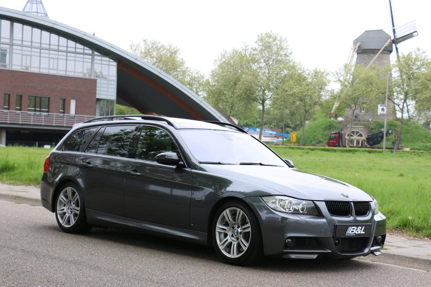 BMW 3-serie Touring - 335xi M-pakket X-Drive Aut 306Pk Full Option 1e eigenaar Leer Panoramadak Adaptive Cruise - AutoWereld.nl