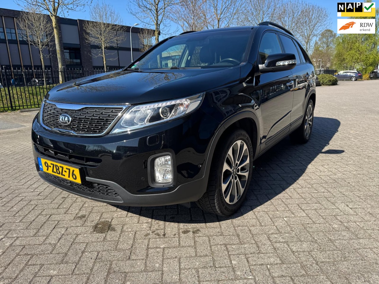 Kia Sorento - 2.4 GDi Plus Pack PANO/VOLOPTIE/ELKSTOELEN/LMV - AutoWereld.nl