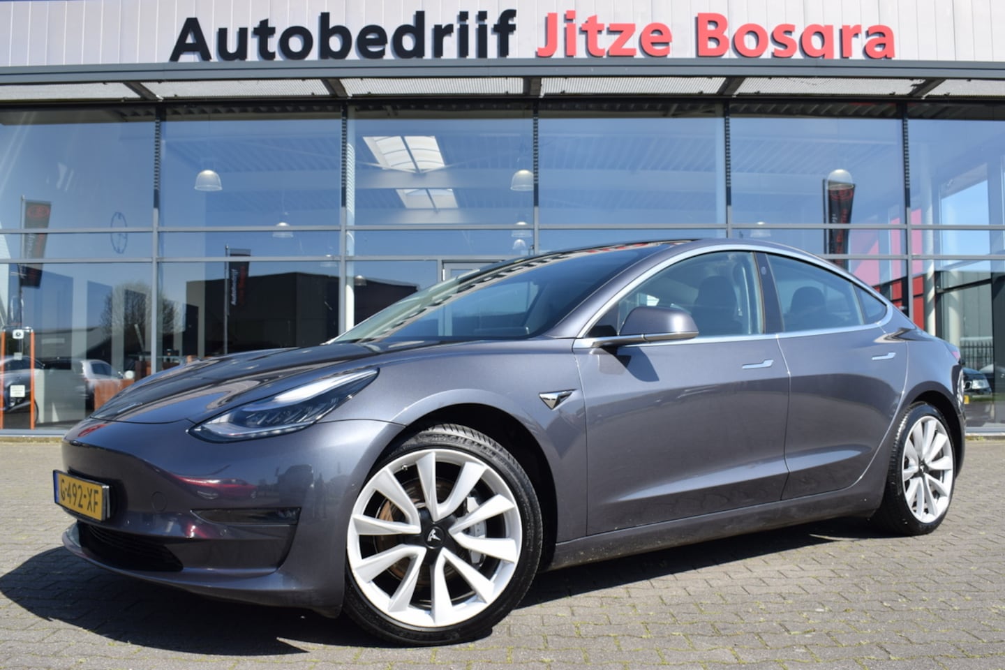 Tesla Model 3 - Long Range RWD Long Range AWD 75 kWh Panoramadak | Zwart Leder | 360°Camera | Keyless | Autopilot - AutoWereld.nl