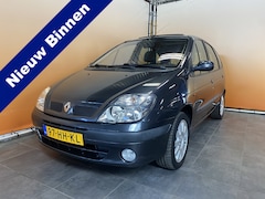 Renault Scénic - 2.0-16V Privilège panoramadak | trekhaak | half leer winterset | APK 4/26 | clima