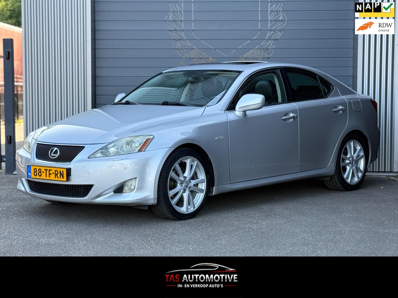 Lexus IS - 250 Executive AUTOMAAT / LEER / PDC / SCHUIFDAK - AutoWereld.nl