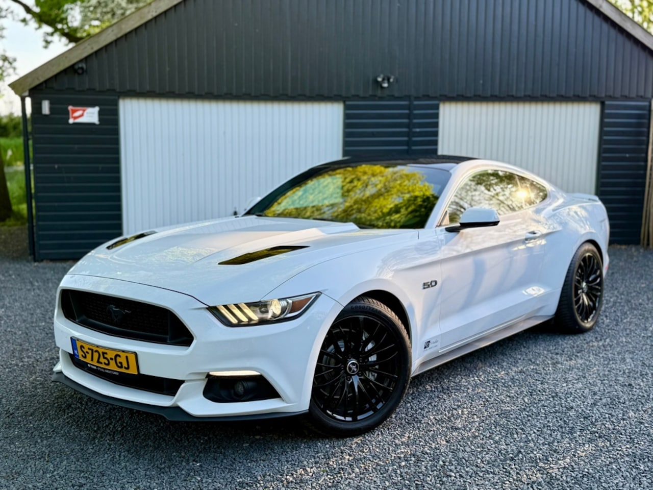 Ford Mustang - GT 5.0 V8 Handgeschakeld 2015 Oxford White - AutoWereld.nl