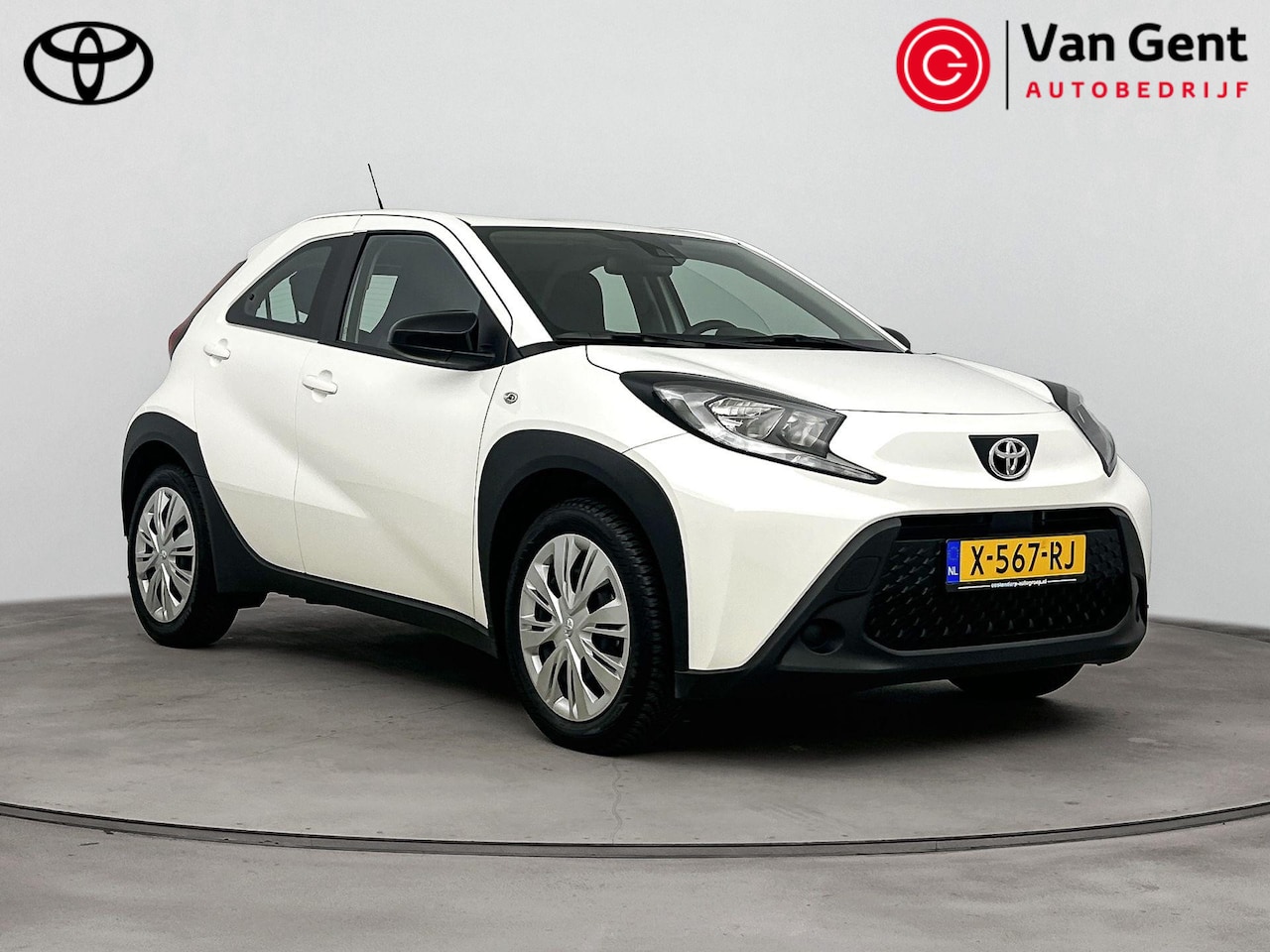 Toyota Aygo X - 1.0 VVT-i MT Play | Camera | Apple Carplay / Android Auto | Navigatie | Adaptive Cruise - AutoWereld.nl