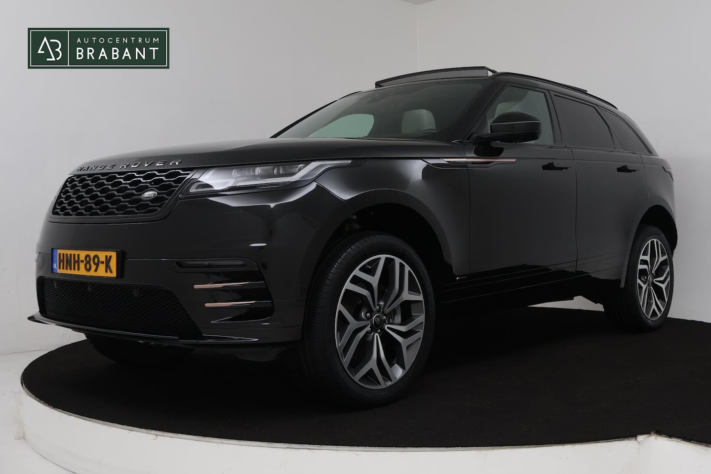 Land Rover Range Rover Velar - P300 R-Dynamic S (PANORAMADAK, STOELVERWARMING, CAMERA, 1e EIGENAAR, DEALER ONDERHOUDEN) - AutoWereld.nl