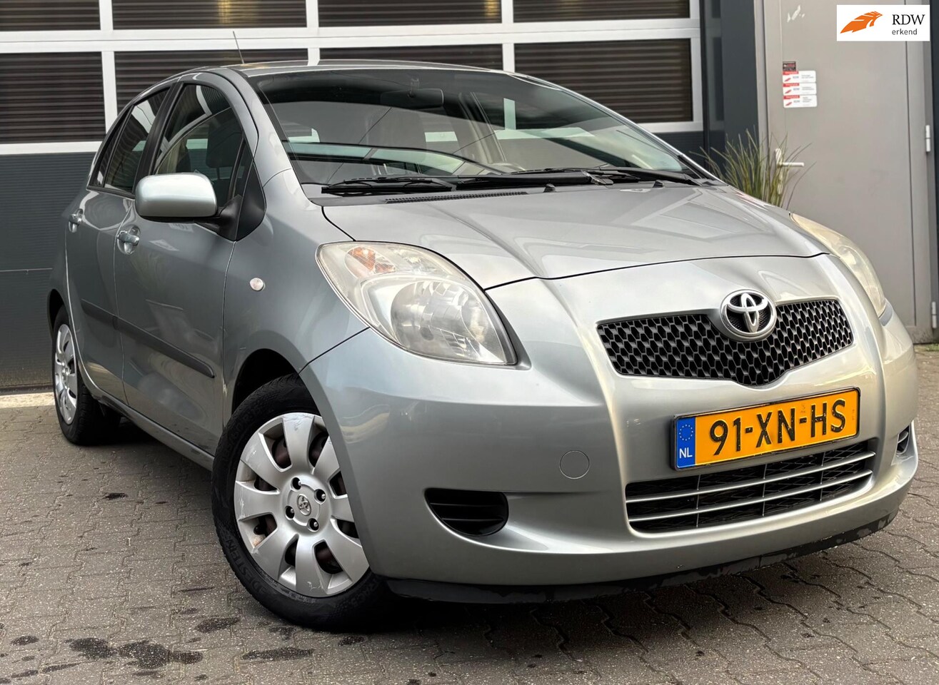 Toyota Yaris - 1.3 VVTi Sol*APK*AIRCO*COMPLEET ONDERHOUDEN - AutoWereld.nl