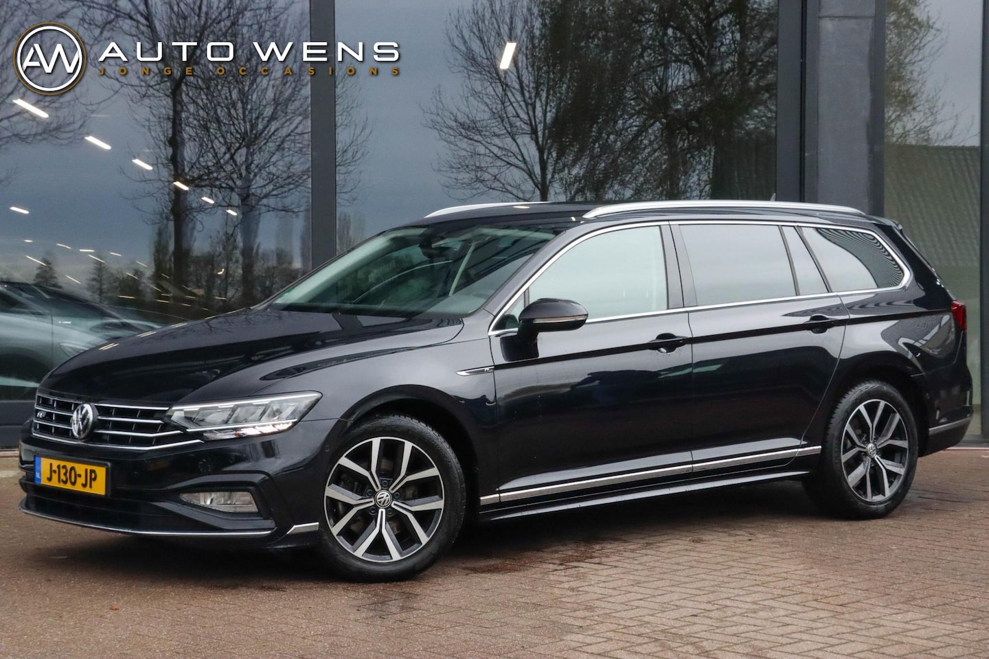 Volkswagen Passat Variant - 1.5 TSI 150pk DSG Elegance R-Line - AutoWereld.nl