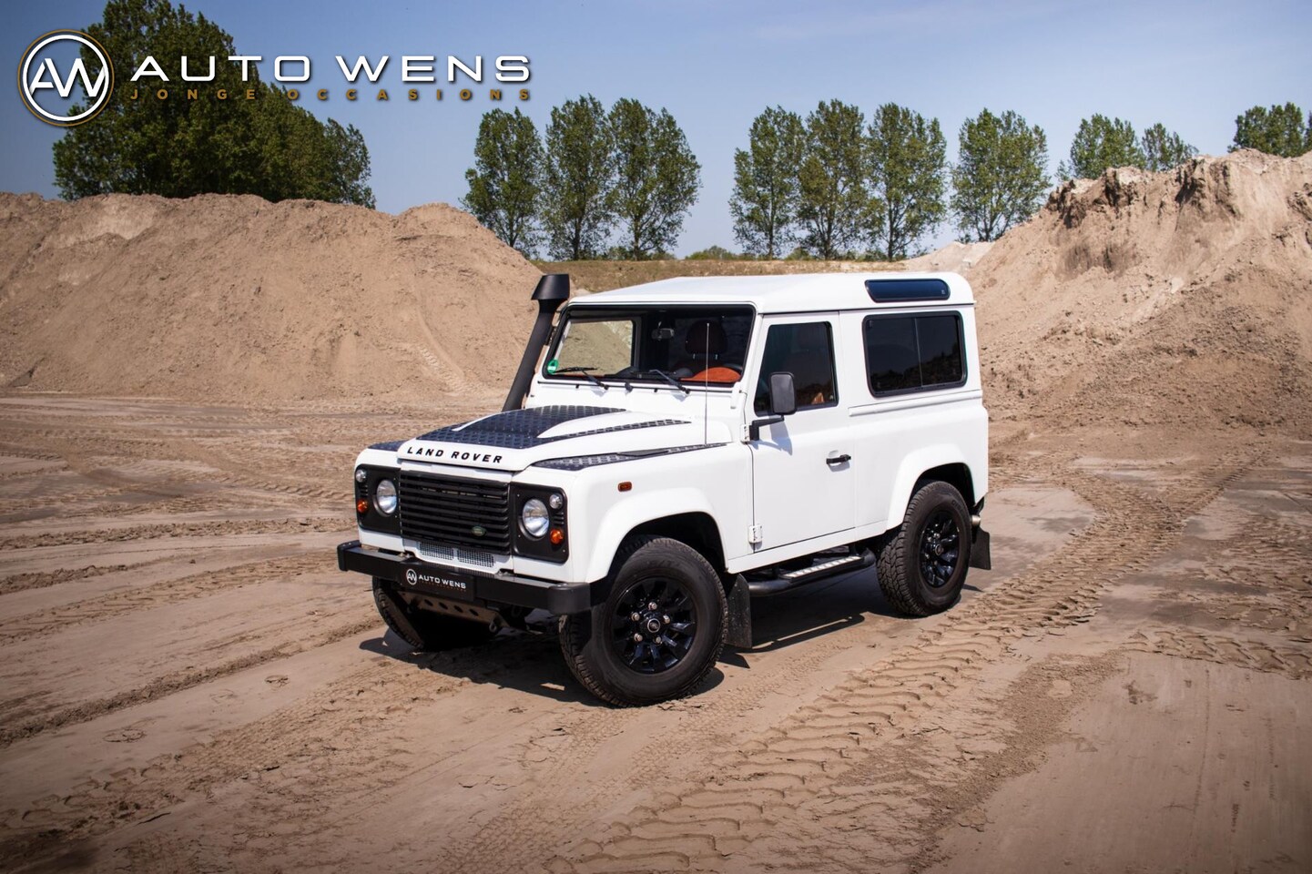 Land Rover Defender - 2.2 D HT 90" E 2.2 D HT 90" E - AutoWereld.nl