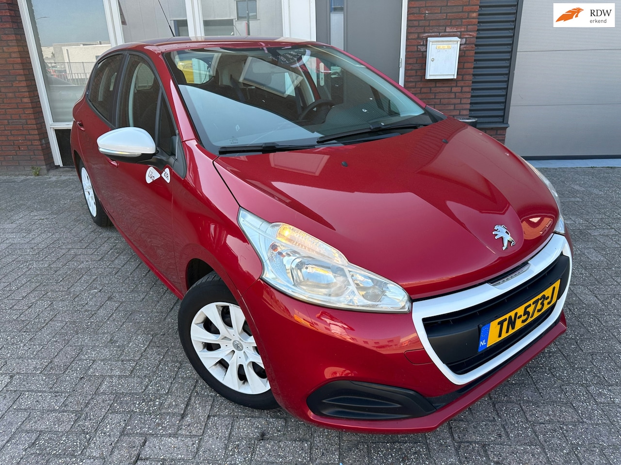 Peugeot 208 - 1.0 / Like / Airco / Cruise / 5DRS / Volledig onderhouden - AutoWereld.nl